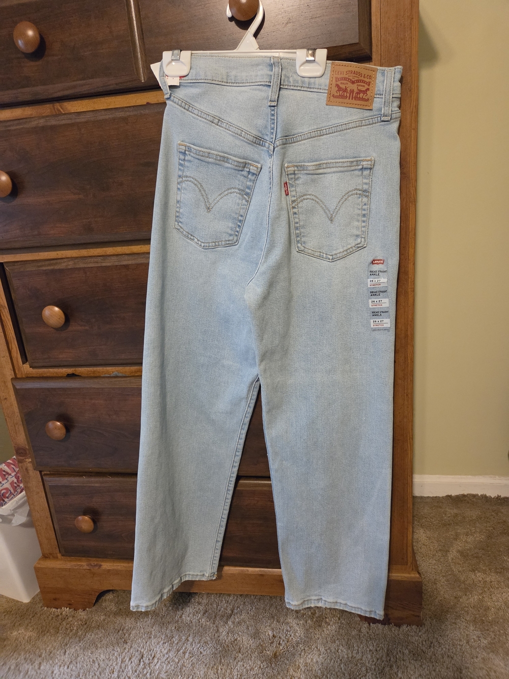 Levi's Women's Light Wash High-Rise Straight Jeans